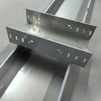 Acier inoxydable Chromie type de canal de plateau de câble de type creux épaisseur de 1,2 mm-2,5 mm pour l'industrie polyvalente