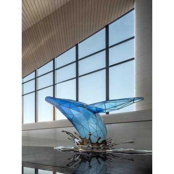 Lâmpada de pendente grande de golfinho azul moderno personalizado para decoração de interiores Iluminação de projetor de escultura geométrica para villa