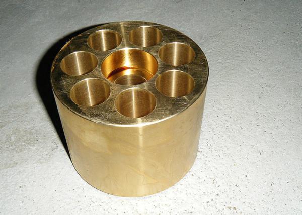 A movimentação final da máquina escavadora de PC220-3 PC200-3 parte o bloco de cilindro interno dos jogos de reparação KMF90