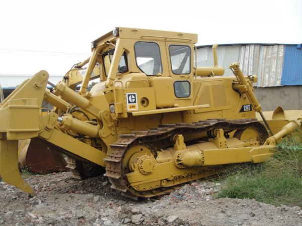 Heavy Equipment Old Caterpillar Dozers D8K Bulldozer 26 Track Pads Oil Cooler
