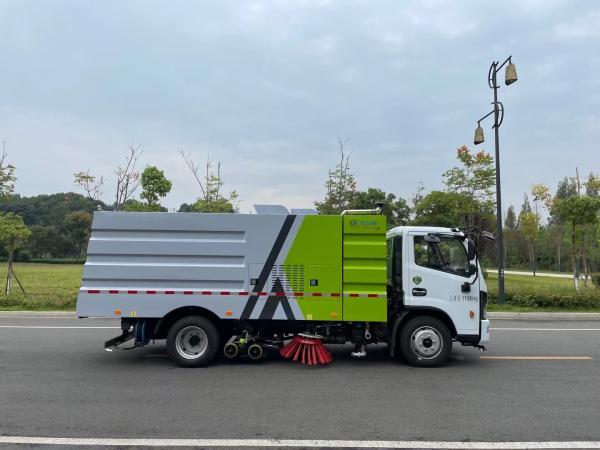 10 cbm Dongfeng 120hp Eu 5 Engine Street Clean Truck for High Pressure Road Jetter