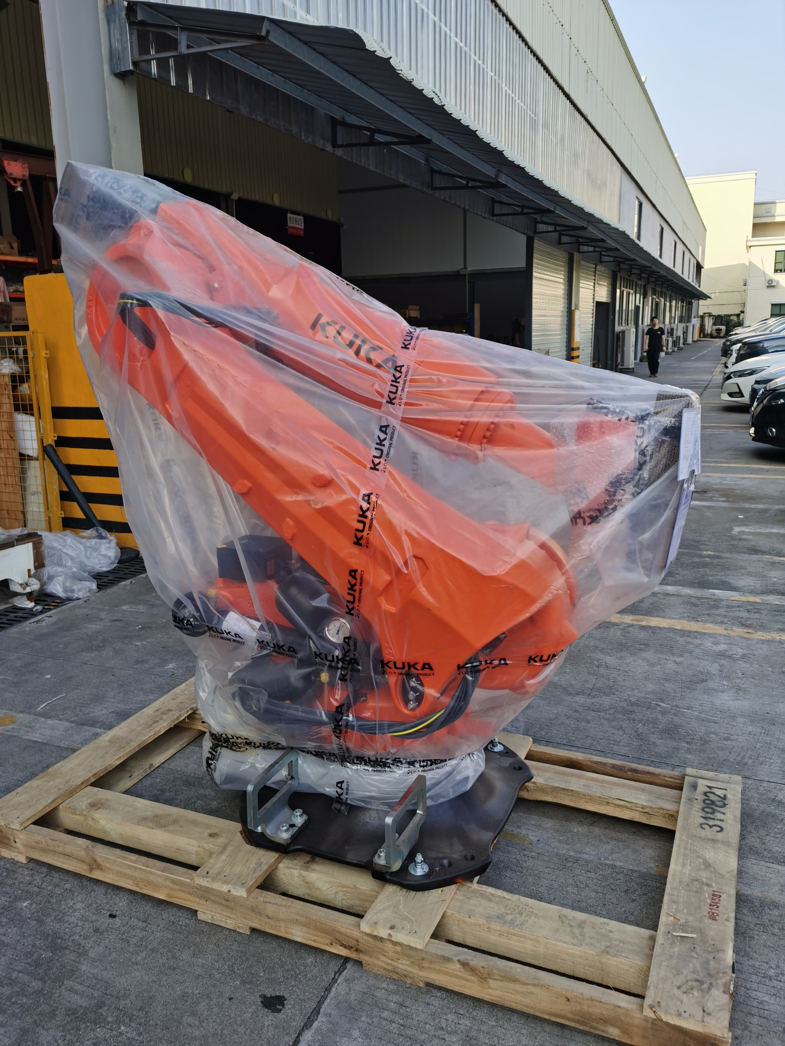 НОВАЯ КУКА KR210 R2700, KRC4, 210 кг груза,Достижение 2700 мм, Палетизация, Монтаж, Погрузка и разгрузка деталей, Образование