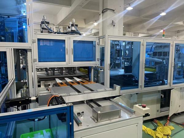 15KW 4-8 comprimidos/min Servo Motor giratório Ultrassônico Máquina de fabricação de sacos de filtro trapezoidal primário.