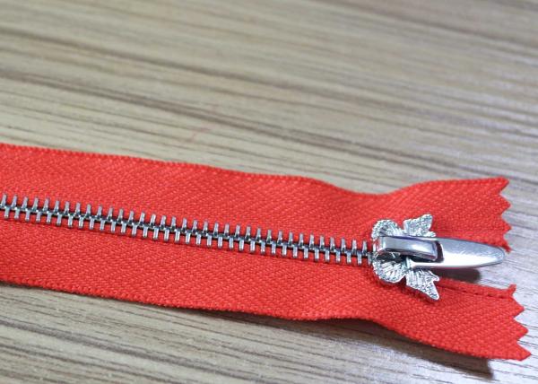 H65 Brass Euro Teeth Metal Teeth Zipper 26 Inch Length Customized For Fr Clothing
