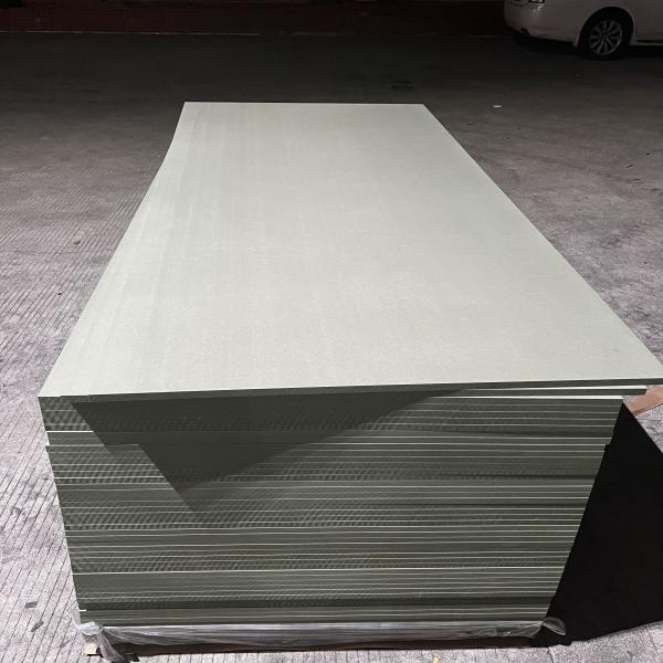 Square Edge Green MDF Wood Board Multipurpose 700-750kg/M3 Density