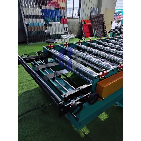 PLC Control  1100 Glazed Tile Roll Forming Machine 16 Stands for Roof Tile Production