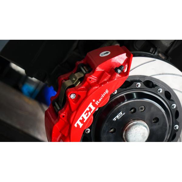 Передний большой тормозный комплект 4 поршневого калибра с 355 * 28 мм ротора BBK Автомобильный тормозная система для Mercedes-Benz CLA 18 дюймового автомобильного обода