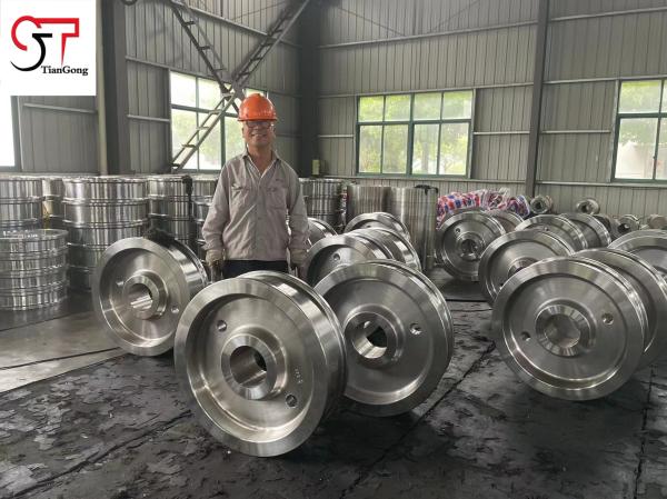 Gantry Locomotive Crane Track Wheels Wear Resistant Alloys  45# Open Forging Process