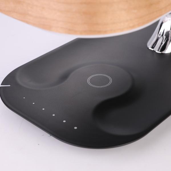 5WテーブルLED夜ランプのライトの無線充電器の電気スタンドの木
