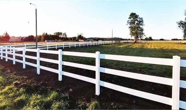 1.2m White 3-Rail Heavy Duty PVC Horse Fence