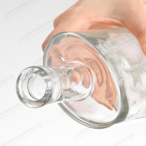 750ml Oval Cylindrical Thin Tall Flat Glass Bottle for Whiskey Vodka Gin Strong Wine