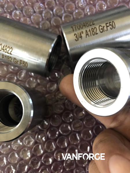 ANSI / ASTM A182 3000LBS Forged Steel Pipe Fittings Socket Weld Coupling