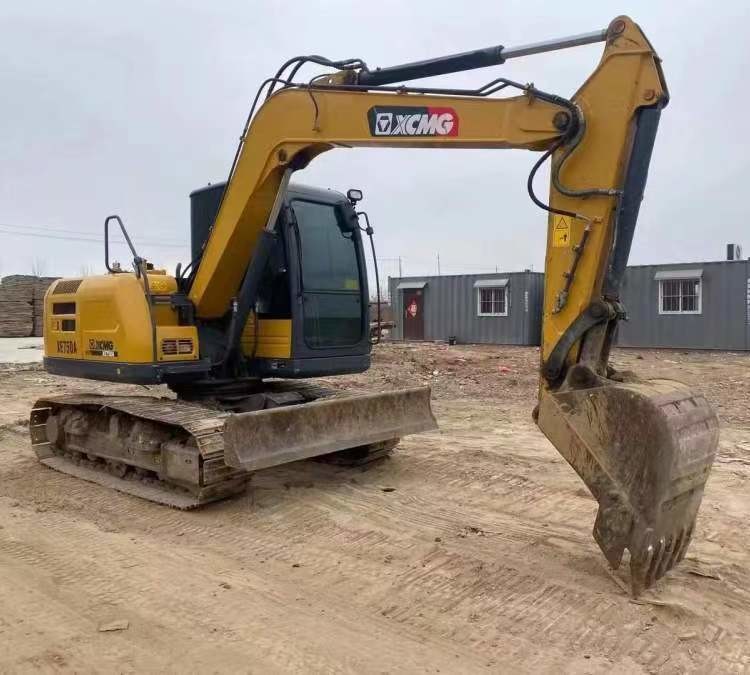 Использованная дорожная машина XCMG75 экскаватор в хорошем состоянии