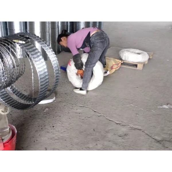 Горячий окунутый провод оцинкованной стали, колючая проволока бритвы концертины