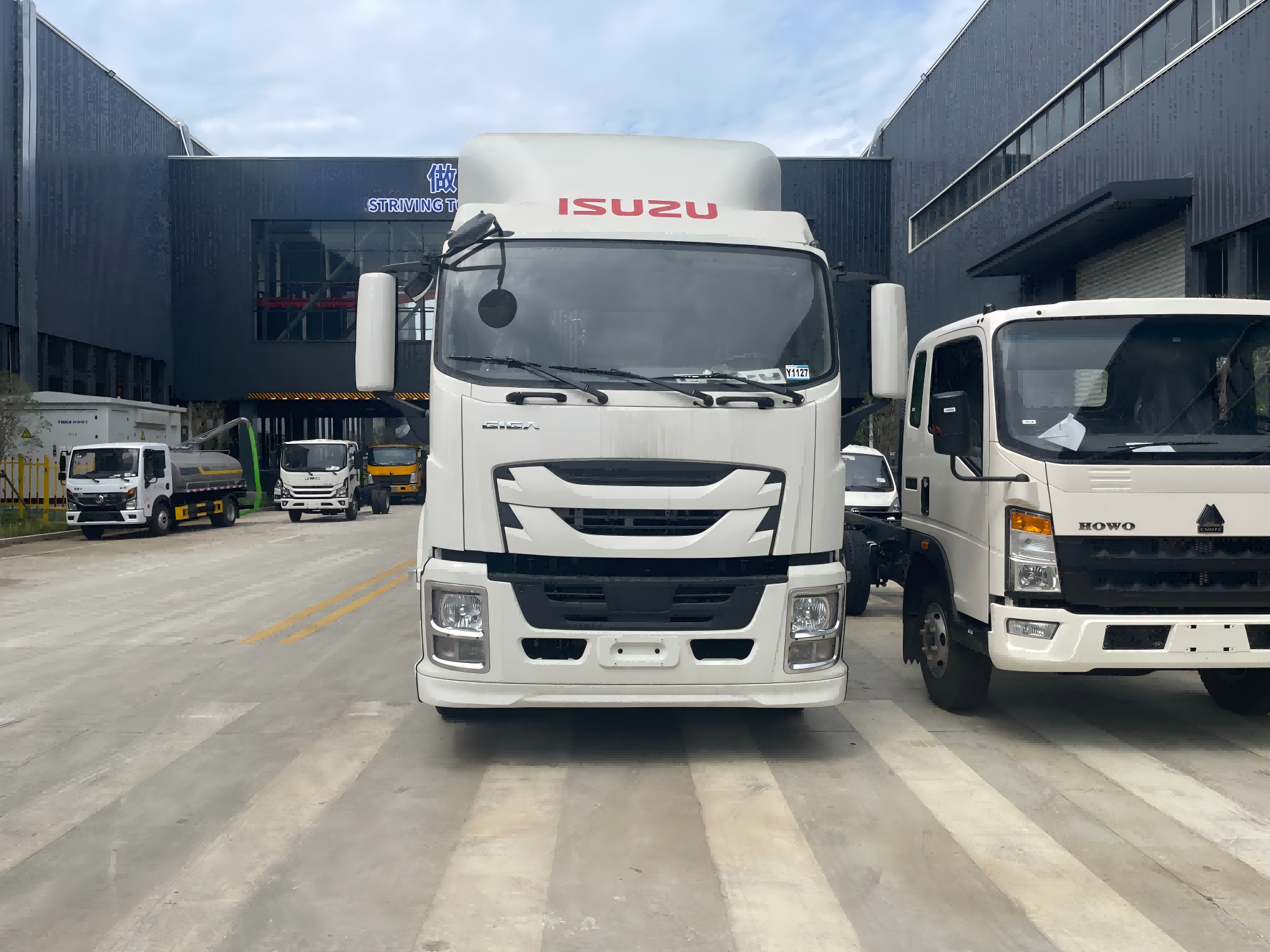 ISUZU Garbage Compactor Truck with 12m3 Volume Euro 4 Emission and Mechanized Rear Loading