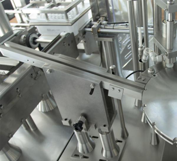 Equipamento de enchimento de seringas de alta velocidade 220V/50Hz Capacidade de alimentação ajustável