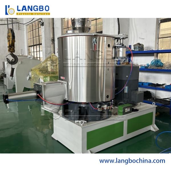 Machine de mélange de mélangeurs en PVC pour l'industrie plastique Extrudeuse avec transport de dosage d'alimentation automatique