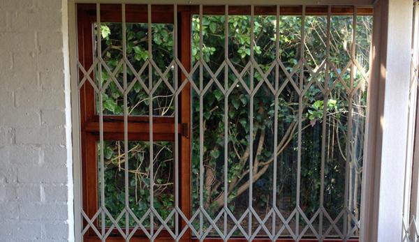 T5 moderam o deslizamento da porta de alumínio da segurança pulverizam a anti corrosão de revestimento