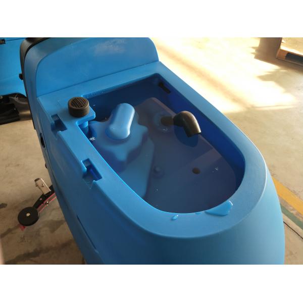 Прочная машина чистки плитки рекламы с 2 большими колесами для станции