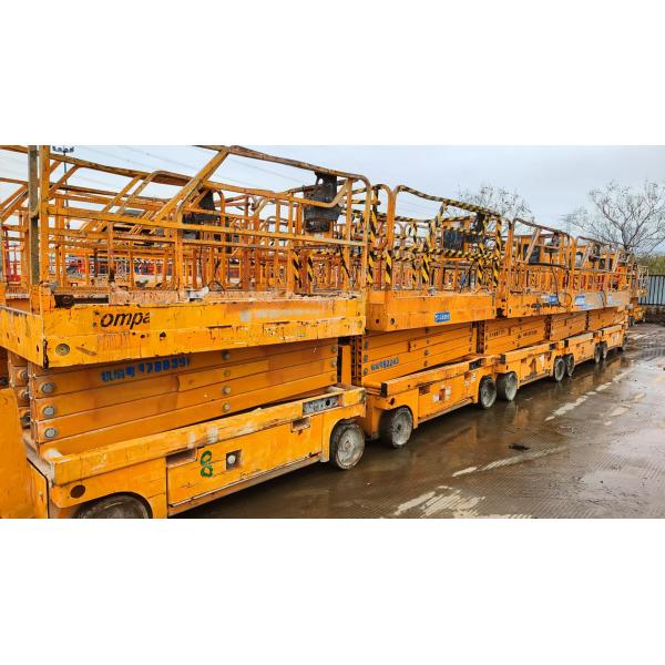 Mobile lifting platform vehicle