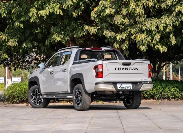 2025 ODM Battery Gasoline Petrol Fuel Hybrid Chang An Hunter Pickup Truck Gray / White / Orange Interior Color 1930mm Width
