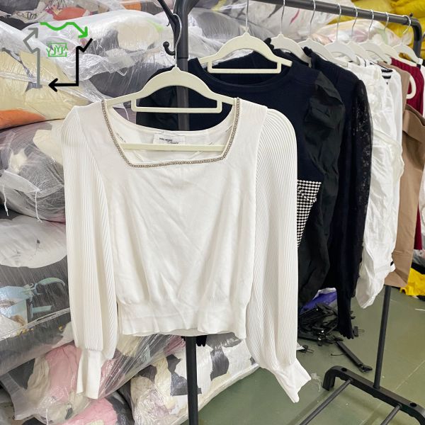 Wholesale YIJIAYI Women's Knitted Long-sleeved Pullover Style Used Clothes China Formal Blouses Polyester/Cotton High Quality Second Hand Clothes