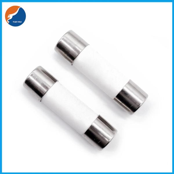 fusible fotovoltaico cilíndrico 10 de 14x51m m AR - 50A para la protección de la Sistema Solar