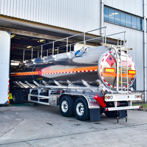 Stainless Steel 2 Axles Liquid Storage Semi Trailer Large Fuel Tank Trailer 29800Kg Loading Capacity