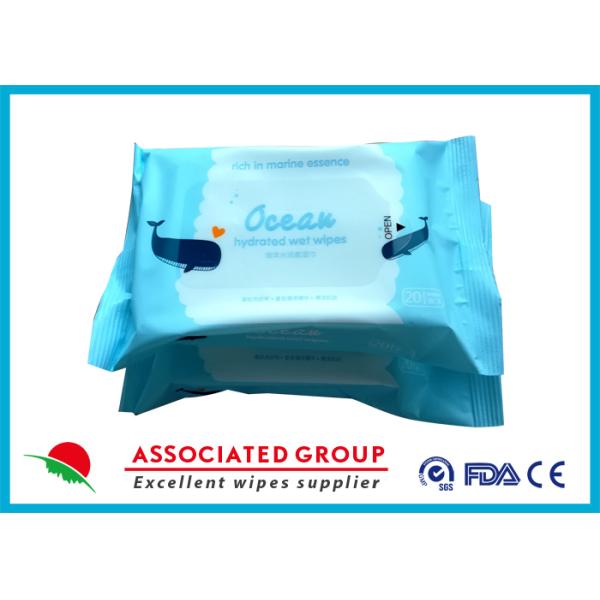 Влажное ультра толстой ткани взрослое обтирает с богатым морским разведенным водой океаном сути