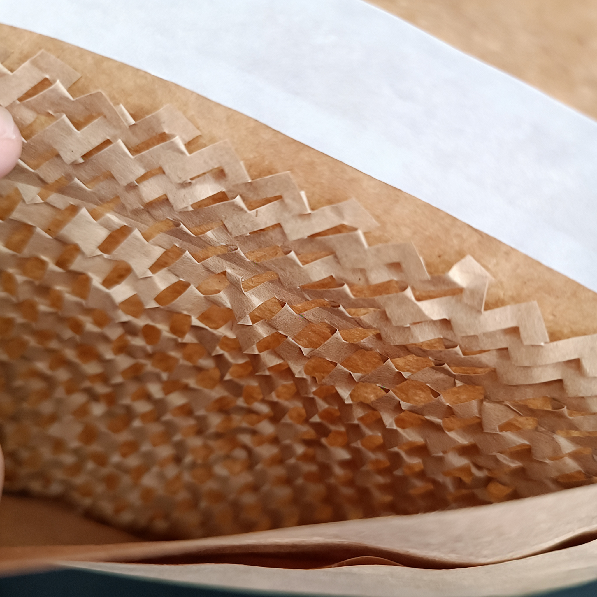 Brown Buffer Paper 80+80+80 GSM Crush Resistant Honeycomb Paper Mailer