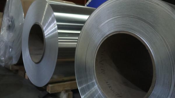 1100 1050 1060 bobine en aluminium peint en alliage avec différents types de revêtement et épaisseur personnalisable pour l'utilisation sur les toits des aéroports