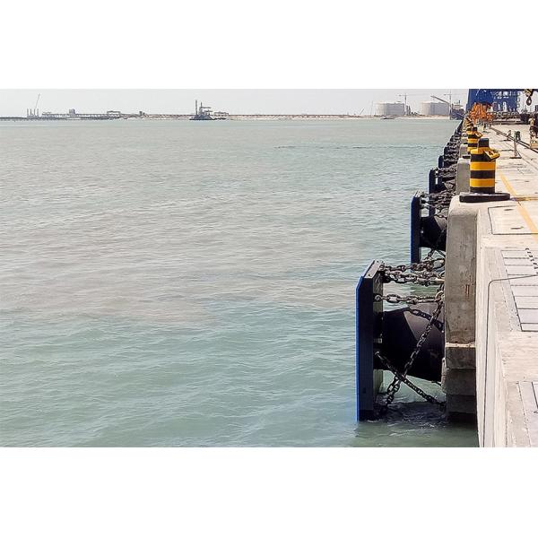 1000h Cone Port Fender Excellent Shear Resistance Marine Grade Rubber Long Service Life