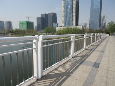 Большой сплав 3003 1,0 мм предварительно окрашенная алюминиевая катушка для дорожных перил