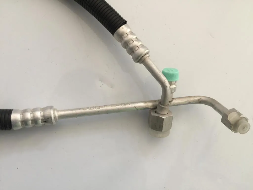 Original Auto Parts Condenser-Dryer Connector Truck Connecting Pipe