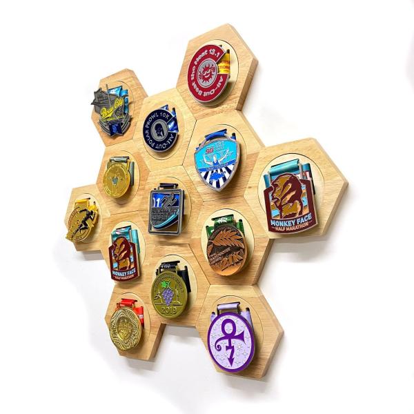 Estante de exhibición de trofeos de madera de madera hecha a mano Estante de exhibición de premios de madera Elegante Estante de madera para trofeos Medallas y logros Ideal para oficinas Casas y salas de trofeos