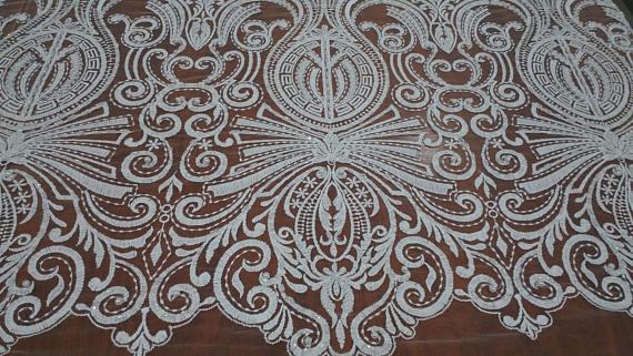 Poliéster frisado bordado da tela do laço da guipura na malha de nylon com flor