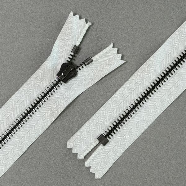 Thick Plating Euro Teeth Metal Brass Zipper #5 Resistant To Color Bleeding