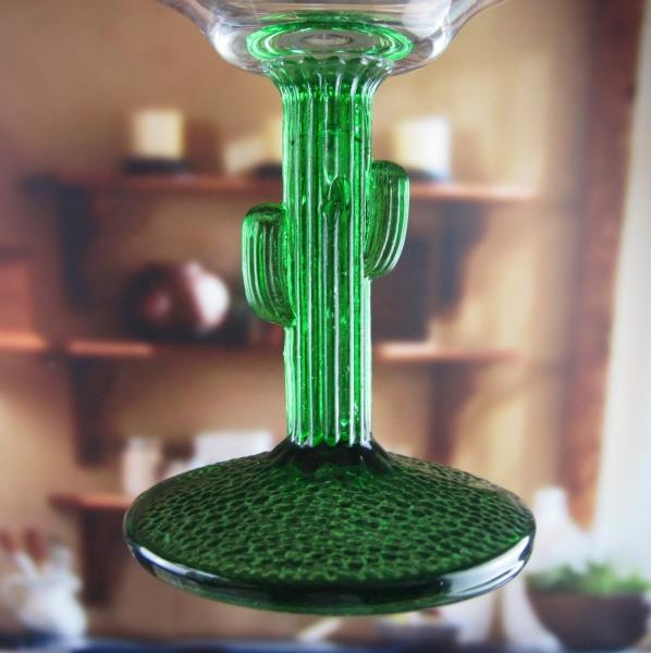 Planta Stemed do cacto do Ins em volta dos vidros de Martini do vintage