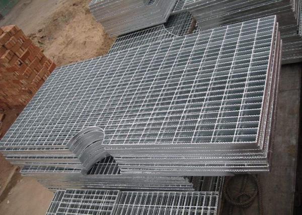 40 X 5 Serrated Bar Grating , Metal Building Hot Dipped Galvanised Steel Grate