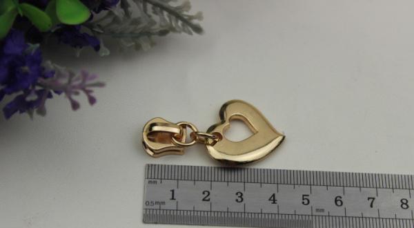 Luggage hardware accessory custom zinc alloy love heart shape metal zipper puller slider 5#