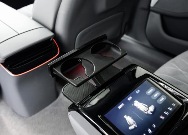 Energy Vehicles Lantu Free 5 Seats Electric SUV Voyah Chasing Light Electric Vehicle Maximum Power 375 510Ps