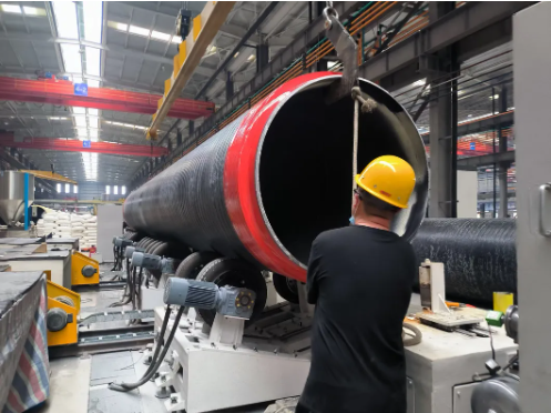 Continuous PUR Spray PE Wrapping Pre-Insulated Pipe Production Line for District Heating