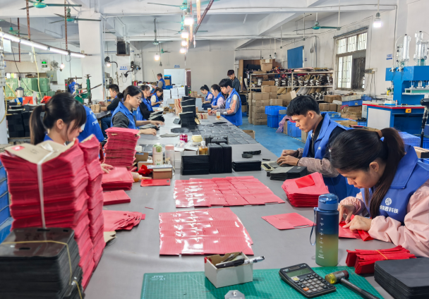 3 Card Slots Flip Wallet Phone Case Waterproof with Kickstand Function