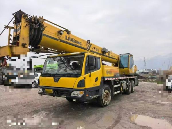 19 years LiuGong 250C5 top truck 42m Main Boom 6.25 Ton Maximum Lifting Weight
