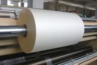Un film de laminage thermique à base de papier de 1 pouce avec plus de 42 dynes Traitement du corona et transparence transparente