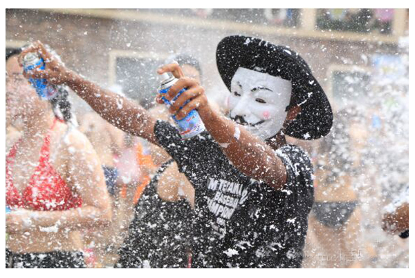 Искусственные брызги снега партии аэрозоля для масленицы/рождества & Оутдоорс украшения фестиваля