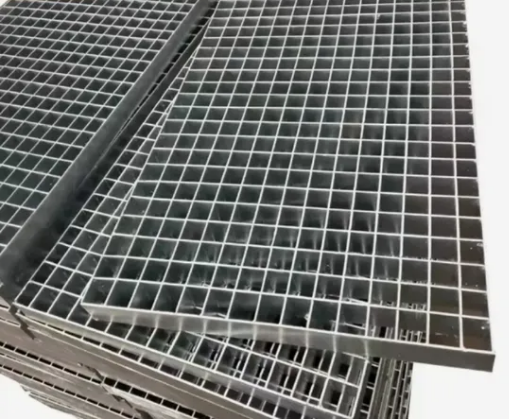 Hot Dipped Galvanized Steel Grating and Steel Structure Walkway Compliant with ANSI/NAAMM MBG 531/532/533 EN 10025 GB/T 700/711 Standards