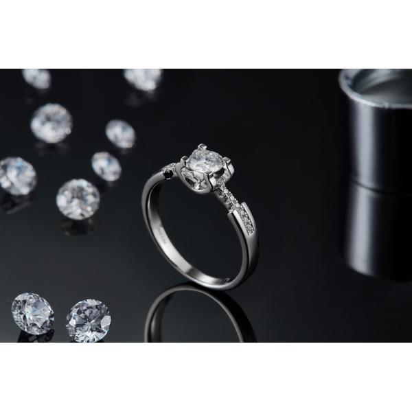 Обручальное кольцо Sytle белого диаманта Moissanite минималистское изготовленное на заказ для женщин