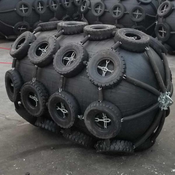 ISO17357 China Yokohama Rubber Bumper  for Tugboat High Air Impermeability Natant Floater