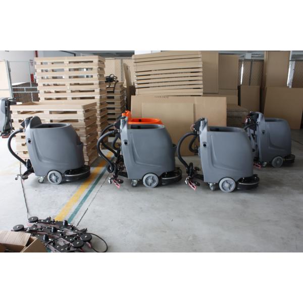 Твердость средства нажима руки машины уборщика скруббера пола Коркрете диска 17 дюймов одиночная